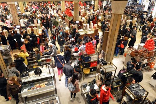 Shopper flock to department stores during holiday season