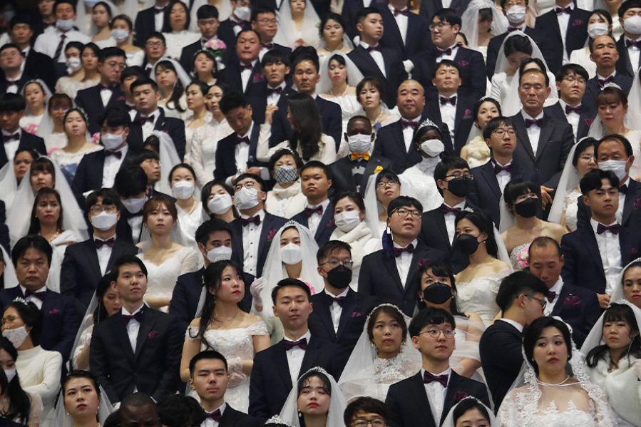 mass wedding ceremony at unification church