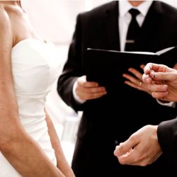 How Much Should a Wedding Officiant Charge?