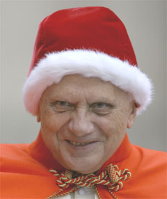 Pope Benedict wearing Santa hat