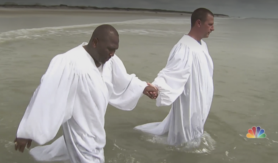 Former KKK member Ken Parker getting baptized