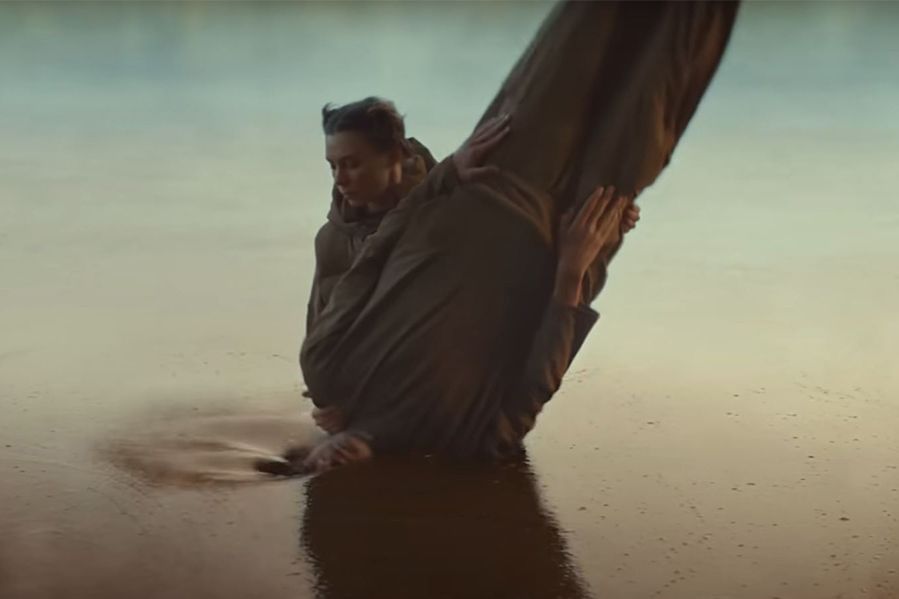 man baptized in gravy in kfc ad