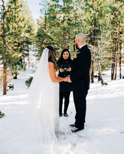 Wedding performed in snow