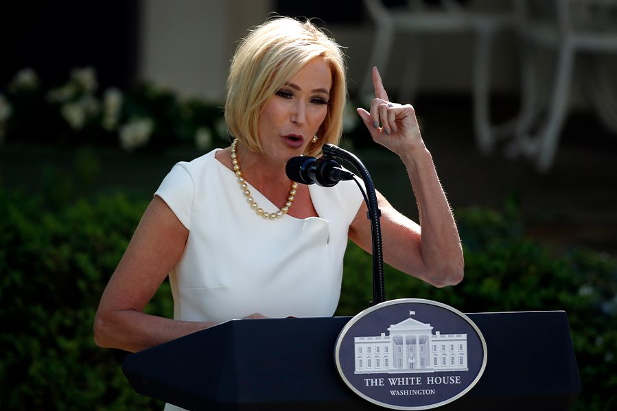 paula white giving speech