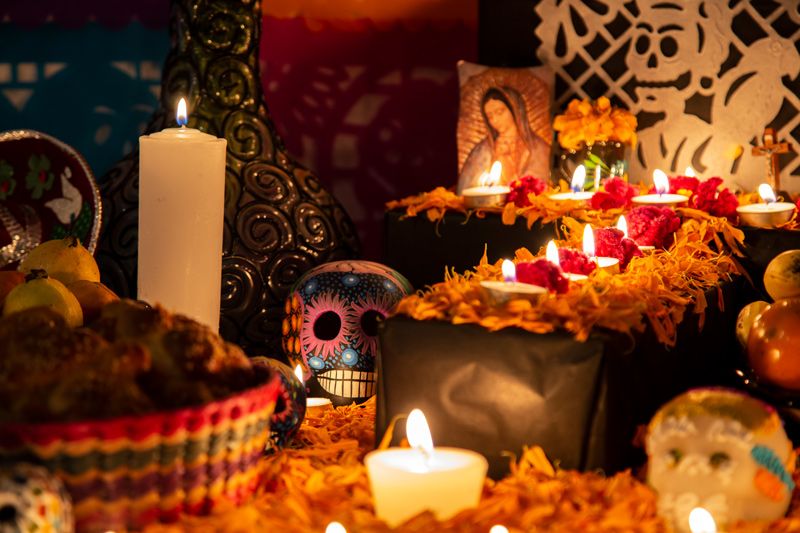 traditional mexican ofrenda