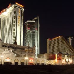 ULC Minister Performs Mass Wedding at Atlantic City Boardwalk Hall