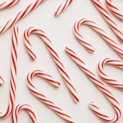 Principal Bans Candy Canes, Claiming the 'J' Shape Stands for Jesus