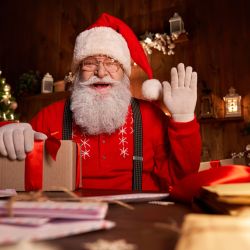 Pastor Criticized for Telling Kids "Santa is Fake, Jesus is Real"