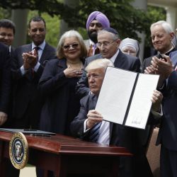 Trump Signs Executive Order on Religious Freedom