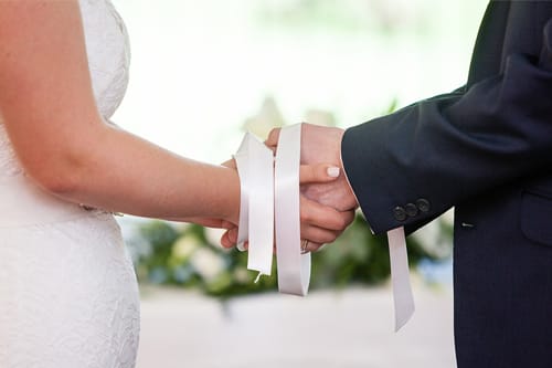 How to Perform a Handfasting Ceremony