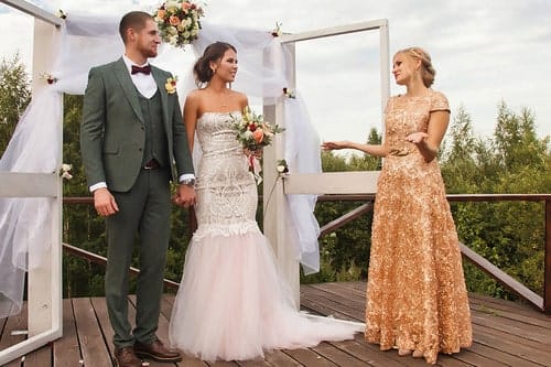 The Ultimate Wedding Officiant Speech Guide